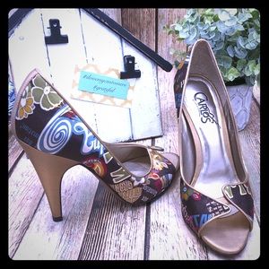 Carlos Santana “Pounce” heel in retro satin print